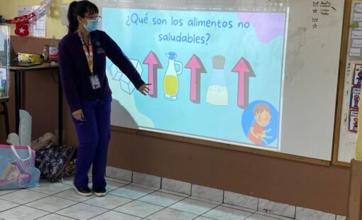 Jugando aprendo a comer