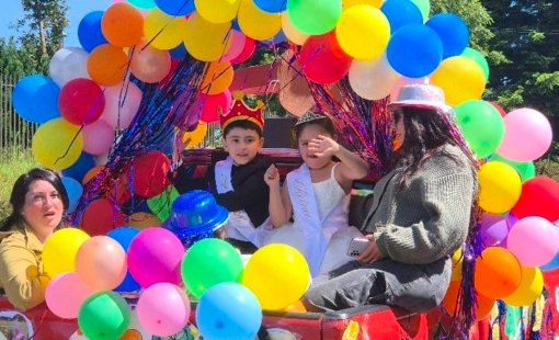 Caravana de carros alegóricos